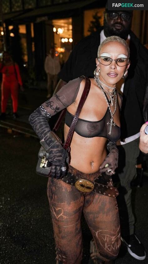 Doja Cat's Leaked Nudes: The Story