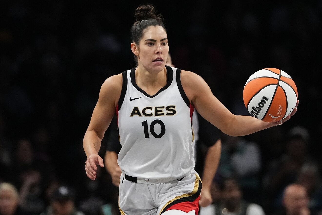 Kelsey Plum Has To Explain Herself After Words Caitlin Clark Fans Didn
