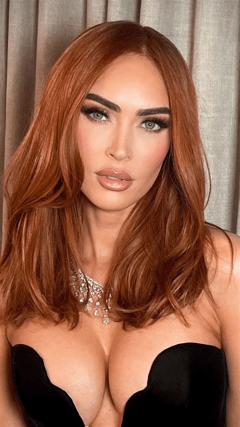 Megan Fox Amp 39 S Floating Gem Manicure Is Very Y2k